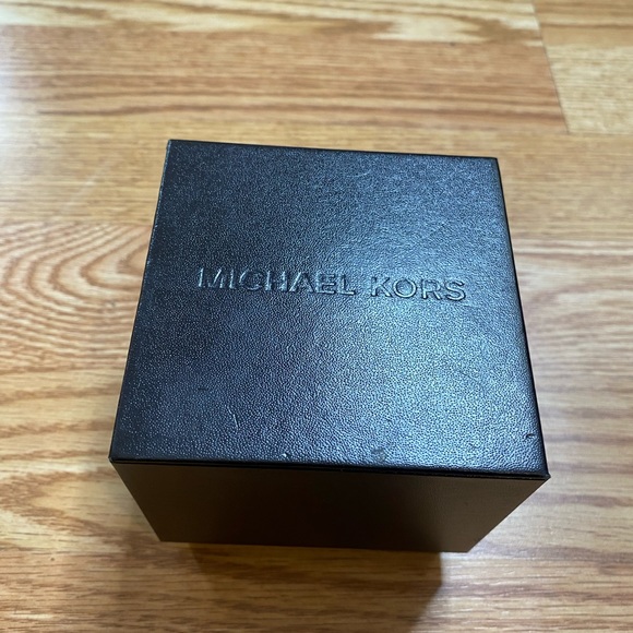 Men’s Michael kors watch navy blue band and rose gold face mk8445 - Picture 4 of 4